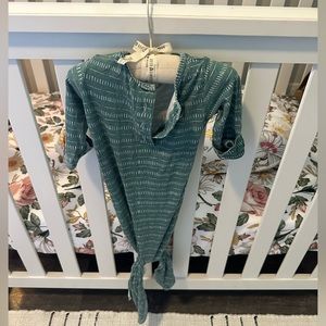 Lou Lou & co knotted gowns 3-6 month